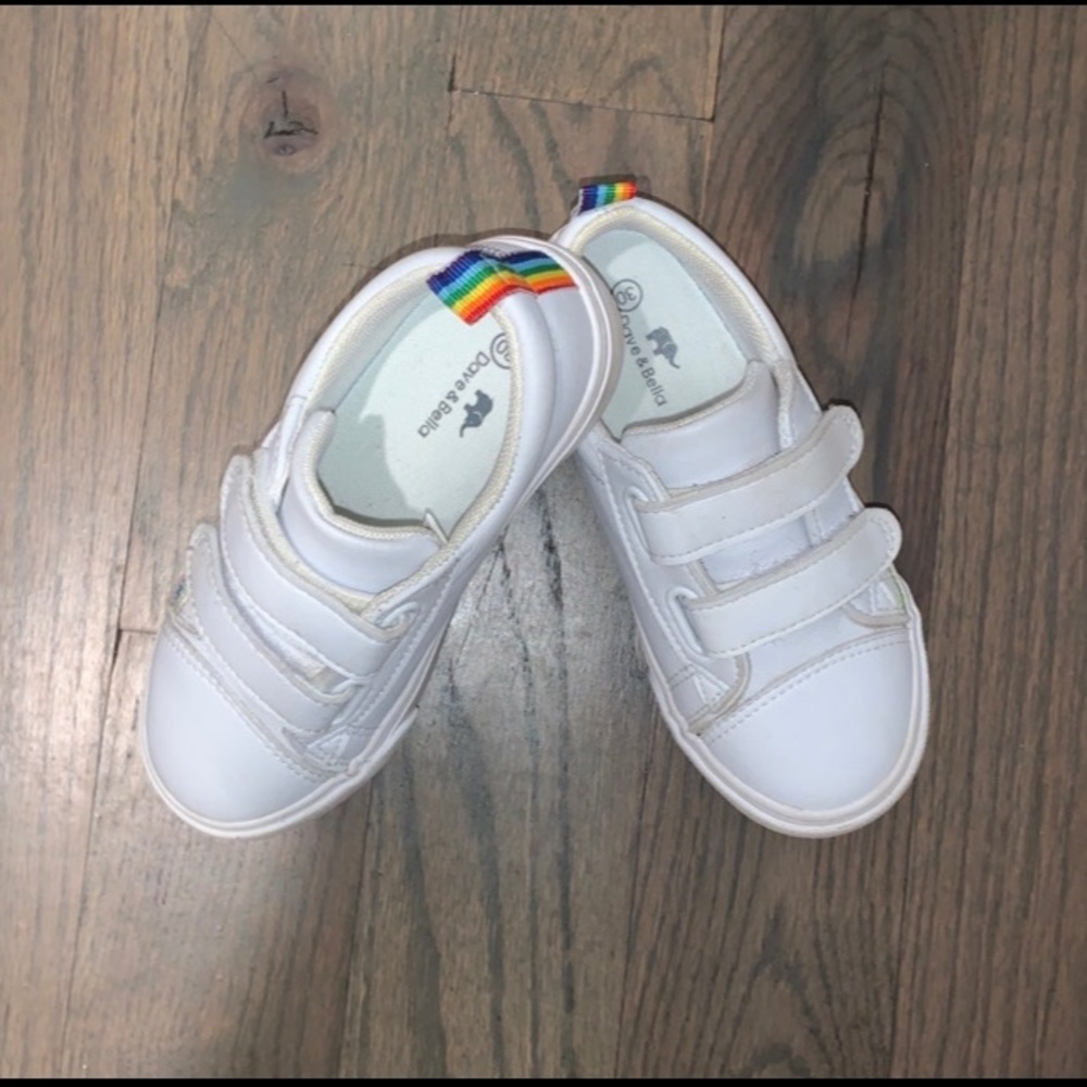 Dave & Bella sneakers